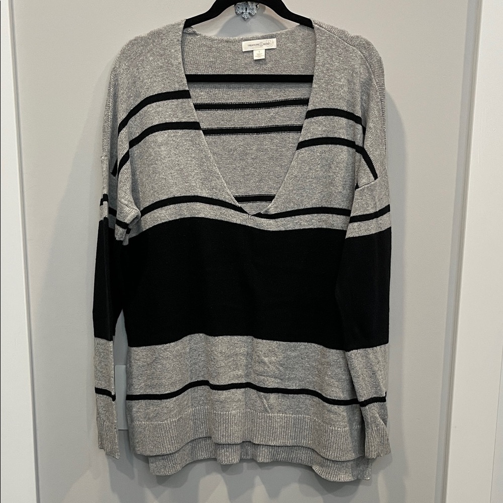 Treasure & Bond Black and Gray V-Neck Sweater
